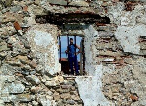 Agustin Chicón . concejal de deportes de El Burgo y colaborador imprescindible de esta prueba. Foto en cortijo en ruinas km30