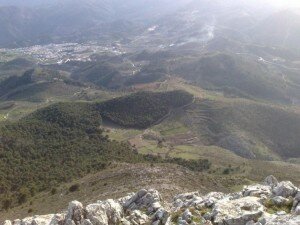 Divisando Yunquera desde el km33